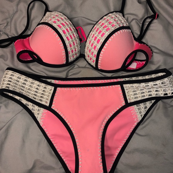 VS Bikini - Picture 2 of 4